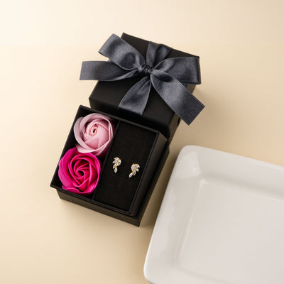 [送料無料] putisia キュービックジルコニア リーフィア ピアス PUPS138